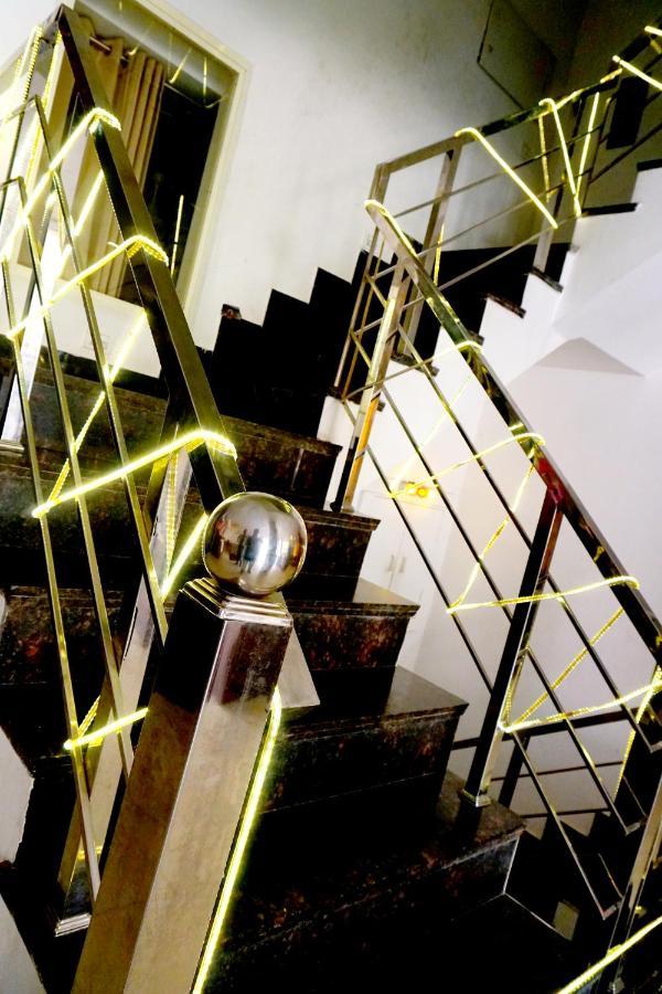 Hotel Almond Zirakpur Exterior photo